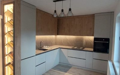 Home office pentru două persoane — birou dublu la comandă