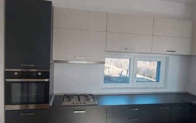 Riflaje și panouri din lemn: accente moderne pentru mobila ta