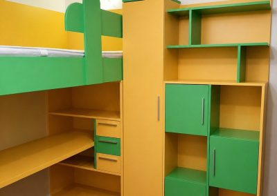 Cameră de copil cu mobilier galben și verde — mobilă la comandă Rapid Mob, Ploiești